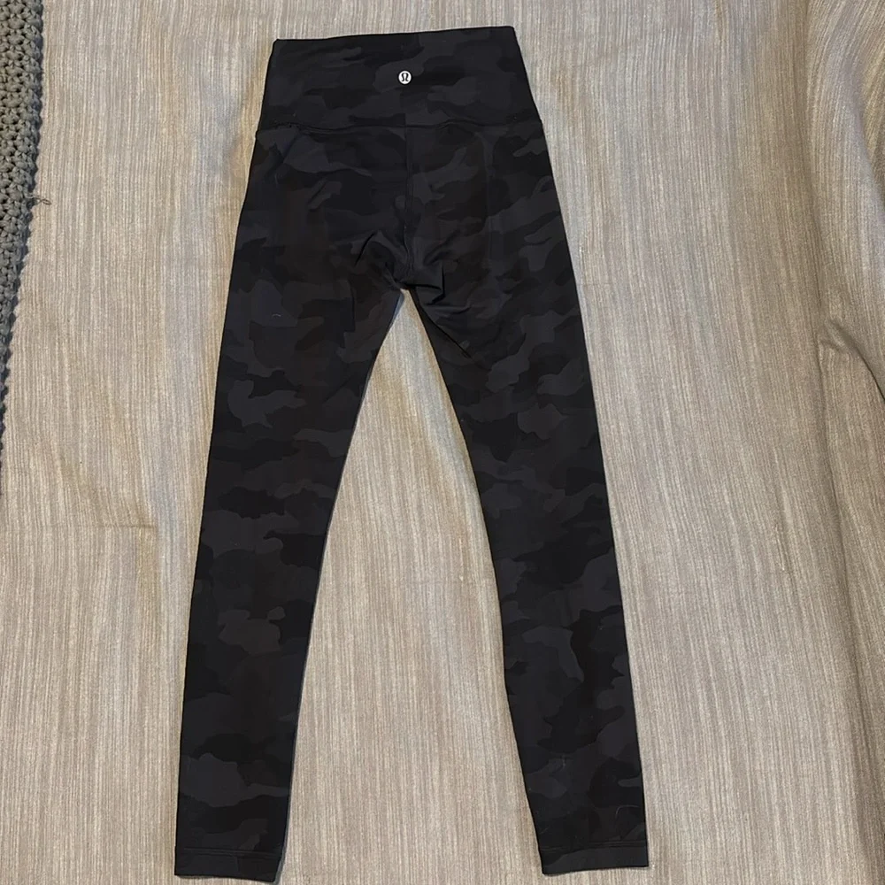 Black Camouflage Lululemon Leggings - size 4. 25”Perfect condition - Picture 2 of 5